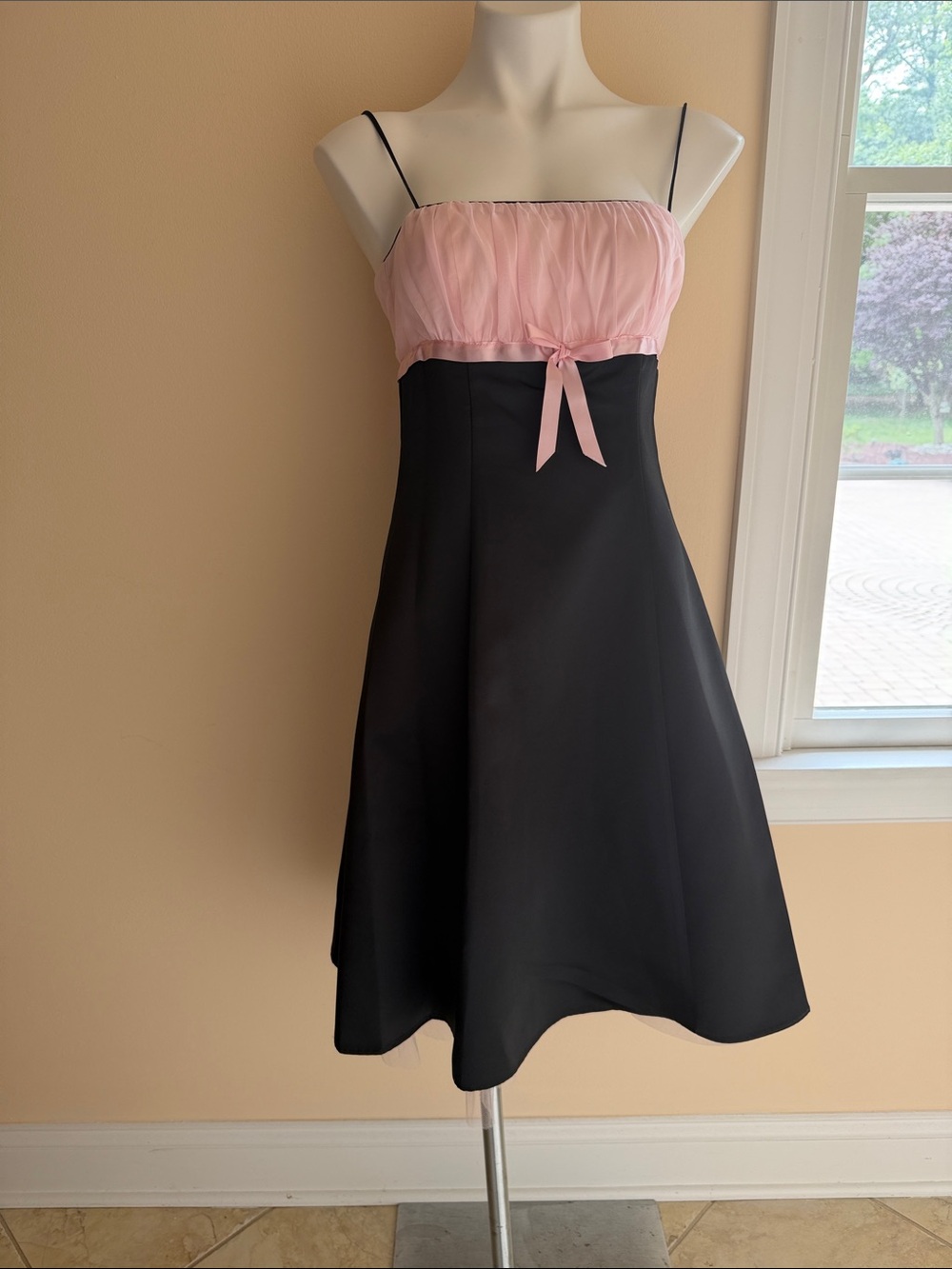 Zum Zum by Niki Livas Black and Pink Spaghetti-strap Midi Dress